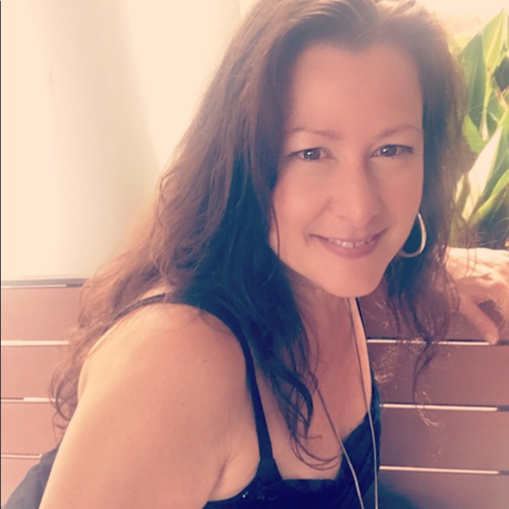 Meet your Posher, Demetra